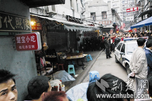 圖為：事發(fā)現(xiàn)場 攝影：見習記者 戈昊怡