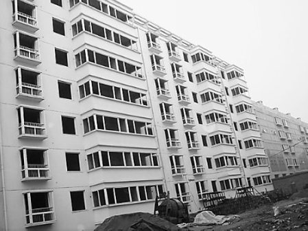 復(fù)式住宅樓，每套都在200多平方米。