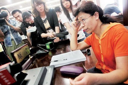 人質狀告銀行案續(xù)：質疑銀行顧錢不顧命(圖)