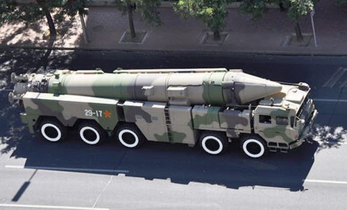 東風(fēng)-21C中程彈道導(dǎo)彈。