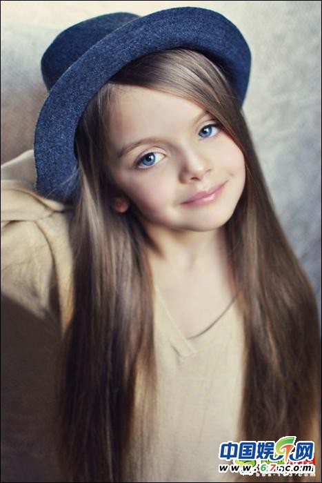 俄羅斯4歲超模米蘭庫爾尼科娃 實在太美了