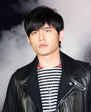 周杰倫正式見昆凌家人 陪準(zhǔn)岳父逛夜市獲好評(píng)