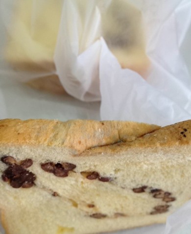 青島威利士切片面包發(fā)霉長(zhǎng)毛 女子吃后瀉不停