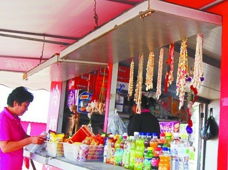 青島海水浴場整治集中驗(yàn)收 臟亂差現(xiàn)象或改善