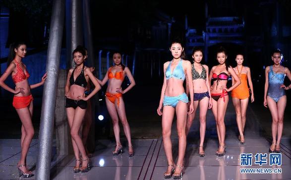 中國(guó)首席模特大賽:50名佳麗同臺(tái)競(jìng)艷