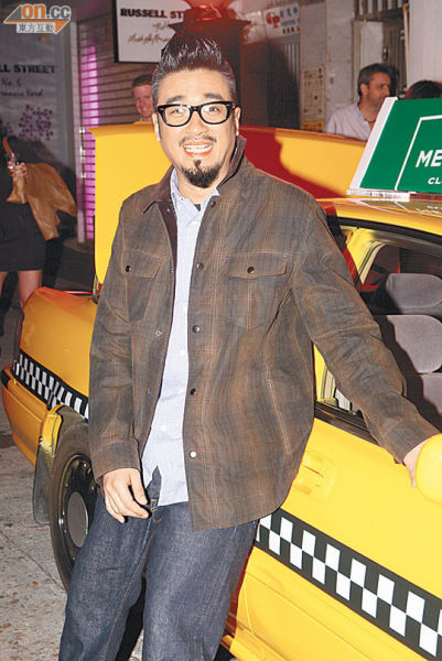 林憶蓮真空露人字胸