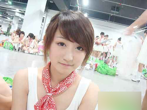 空姐高薪背后的生活