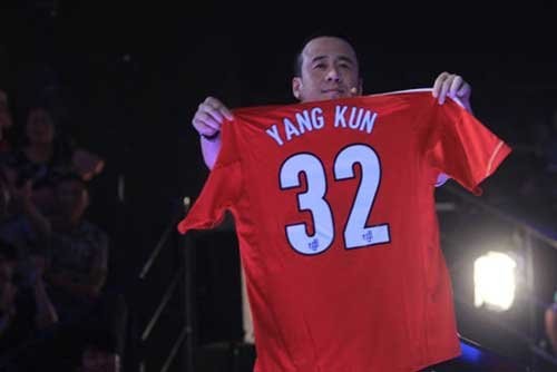 楊坤怒談32場鄉(xiāng)鎮(zhèn)演唱會(huì)