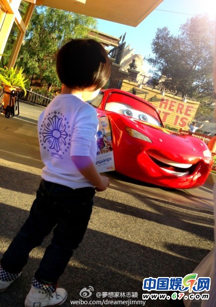 獨(dú)家：林志穎曬兒子跳騎馬舞 小Kimi動作超酷(圖)