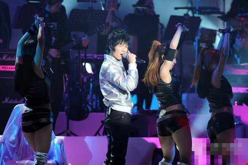 雷人明星到處有 隨時都能驚到你