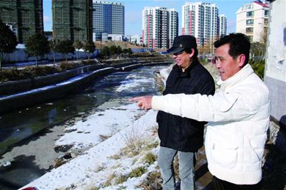 浮山后居民盼體育廣場(chǎng)