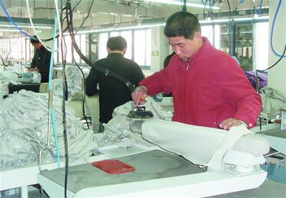 島城紡織、外貿(mào)加工企業(yè)缺工嚴(yán)重 不少工人春節(jié)后還返鄉(xiāng)不歸 春節(jié)前后企業(yè)招工最頭疼