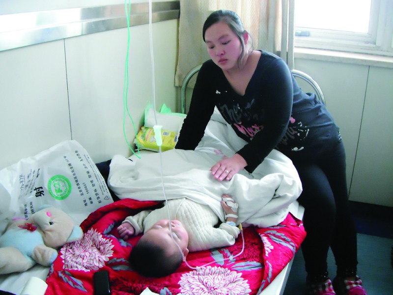 兩歲三個月男童患有先心病、肺炎、動脈瘤、顱內(nèi)出血和顱內(nèi)感染住院治療費(fèi)用壓垮整個家庭，希望好心人伸出援手救救病危孩子