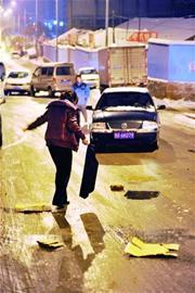 小雪致大堵福州路成停車場 新手不敢動求交警開車