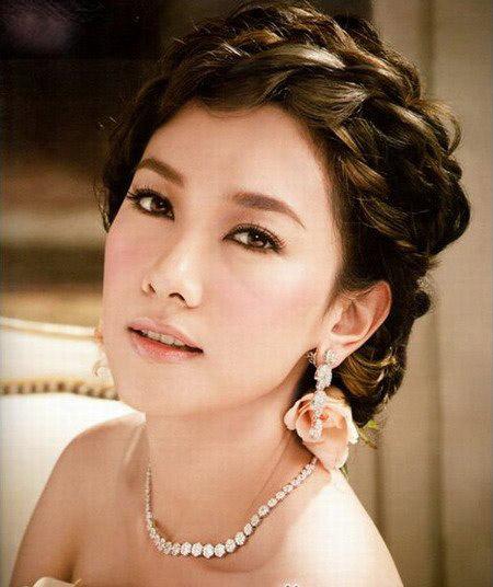 泰國(guó)美女總理英拉