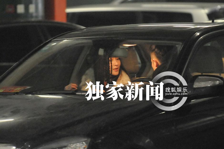 李彩樺富二代男友曝光 機場相擁