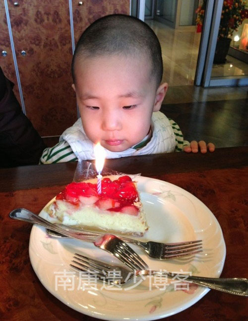 網(wǎng)曝44歲林永健3歲兒子近照 “小眼睛”像足了爸爸！