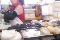 百葉擺上柜臺(tái)出售。于17日晨7時(shí)