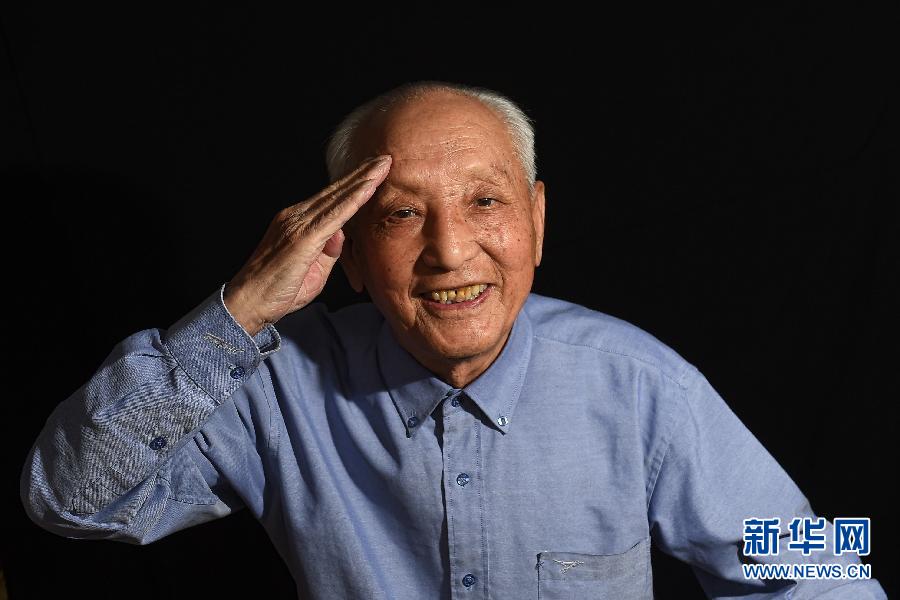 （抗戰(zhàn)勝利70周年）（1）敬禮，老兵！