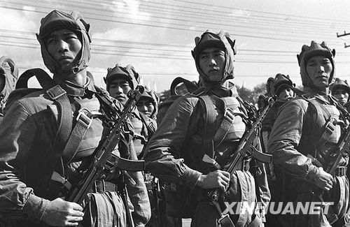 1953年國慶閱兵 人民軍隊正規(guī)化建設(shè)成果