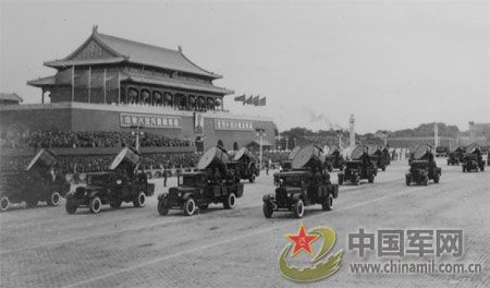 1955年國慶：實行軍銜制 換裝大閱兵