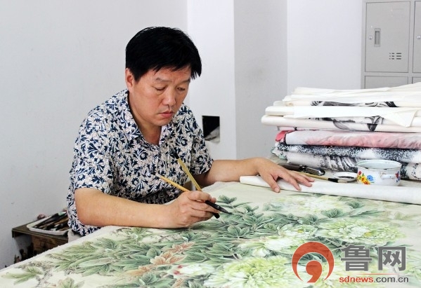 農(nóng)民成為專業(yè)畫家作品遠(yuǎn)銷國(guó)外