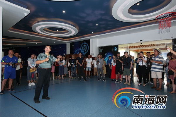 ?？谘葚S互聯(lián)網(wǎng)小鎮(zhèn)筑巢引鳳來(lái) 網(wǎng)媒記者贊前景無(wú)限